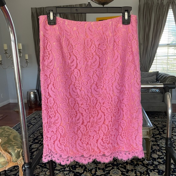 Trina Turk fuchsia pink  lace skirt size 0 - Picture 2 of 2
